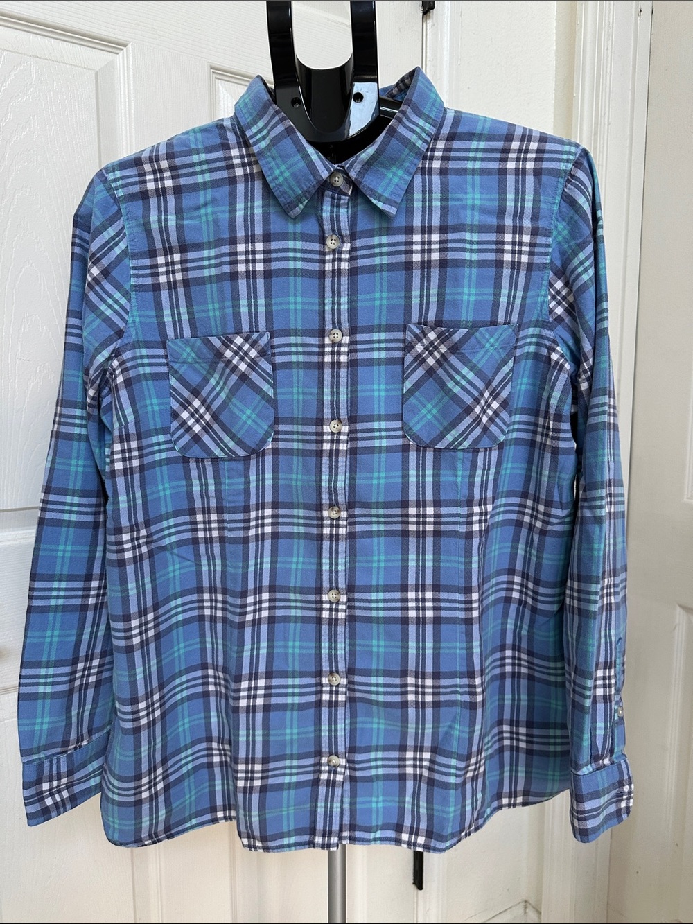 L.L. Bean Women’s 100% Cotton Classic Blue Plaid Button-Up Shirt in Size XL
